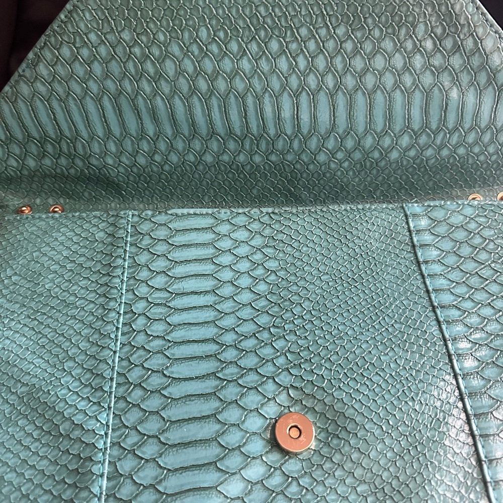 Luxury Turquoise & Apple Green Snakeskin clutch (2) - Picture 2 of 6